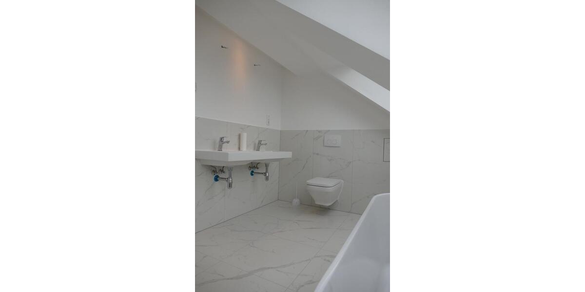 Dachgeschoßwohnung Dresden Cotta - 4 Zimmer, 120 m&sup2;, 1.500&euro; | Angebot:21638900