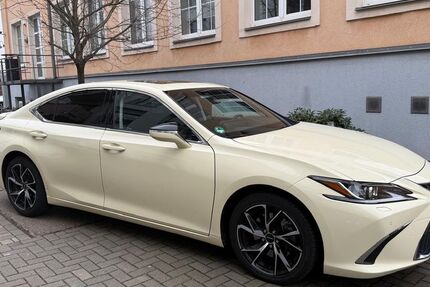 Lexus ES 300 65.000 km 44.900 &euro; Dresden 01159