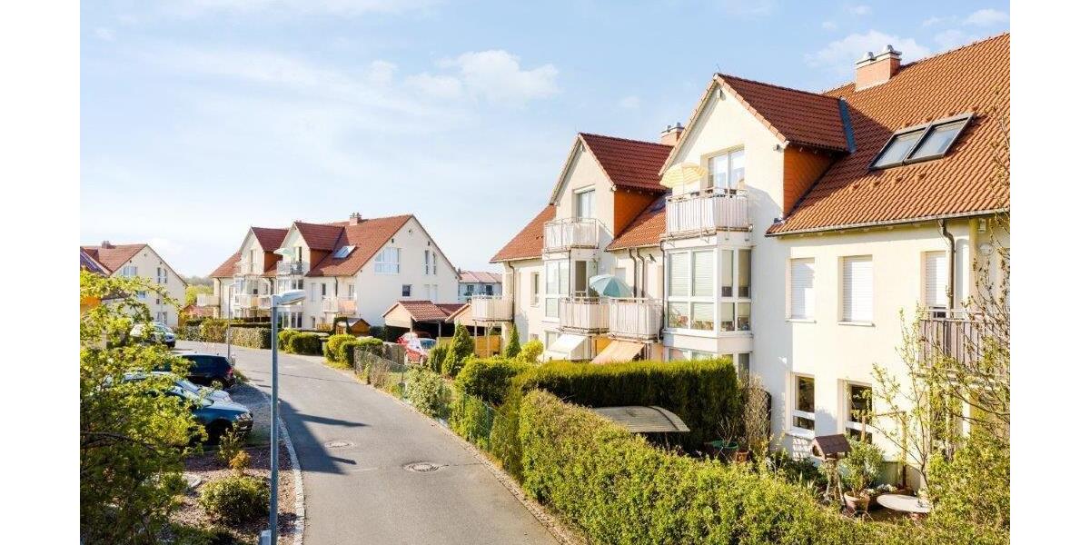 Wohnen in ruhiger Lage: gut geschnittene DG-Wohnung mit Vinylboden - Etagenwohnung Radeburg Radeburg | Angebot:27499550