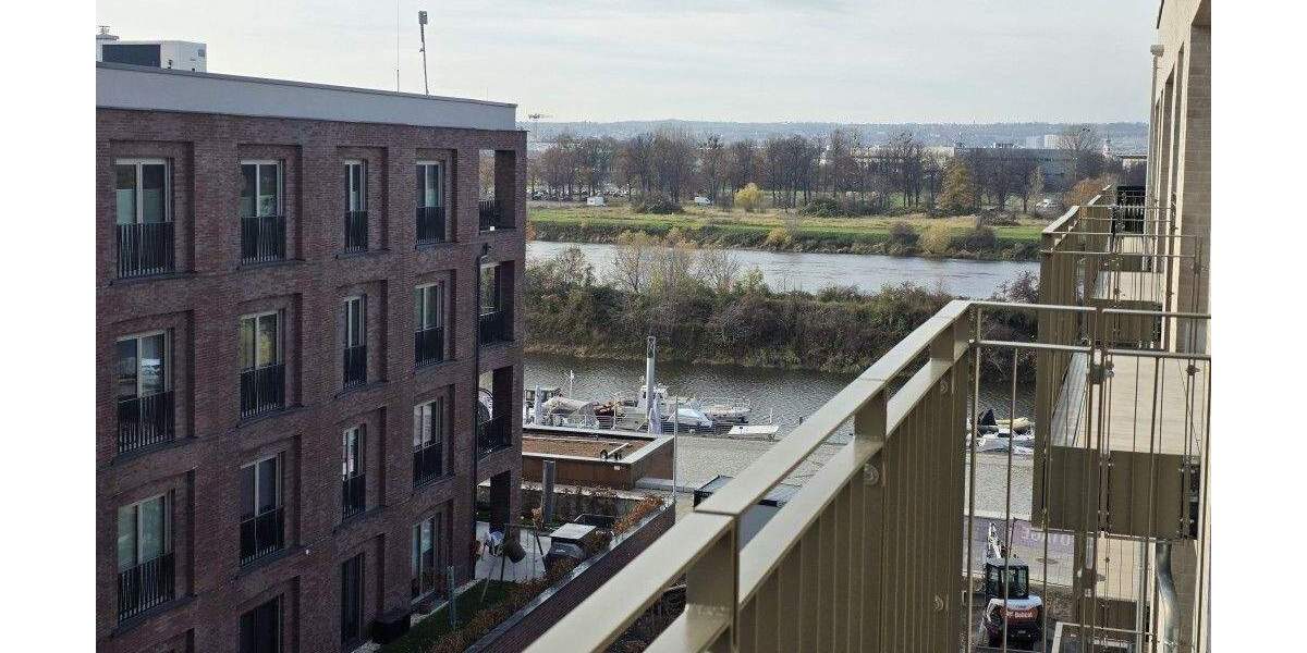 Barrierefreie Dachwohnung mit 2 Balkonen an der Elbe in beliebter HafenCity! Erstbezug! 3 zimmer