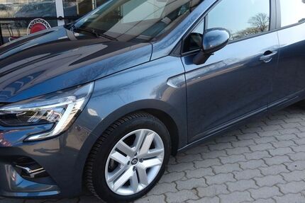 Renault Clio 39.690 km 11.900 &euro; Dresden 01217