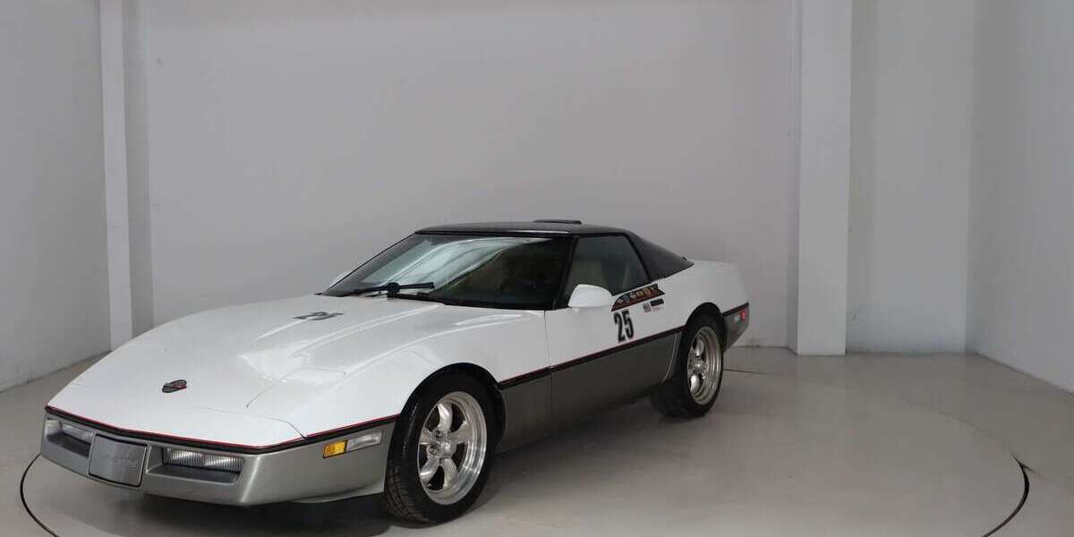 Corvette C4 99.899 km 12.290 &euro; Dresden 01237