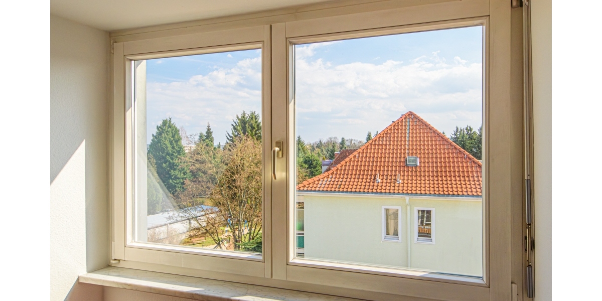 BEZUGSFREI – GEMÜTLICHE MAISONETTE – DACHTERRASSE – DUSCHBAD MIT FENSTER – TG-PARKER - Maisonettenwohnung Dresden Strehlen | Angebot:25857011