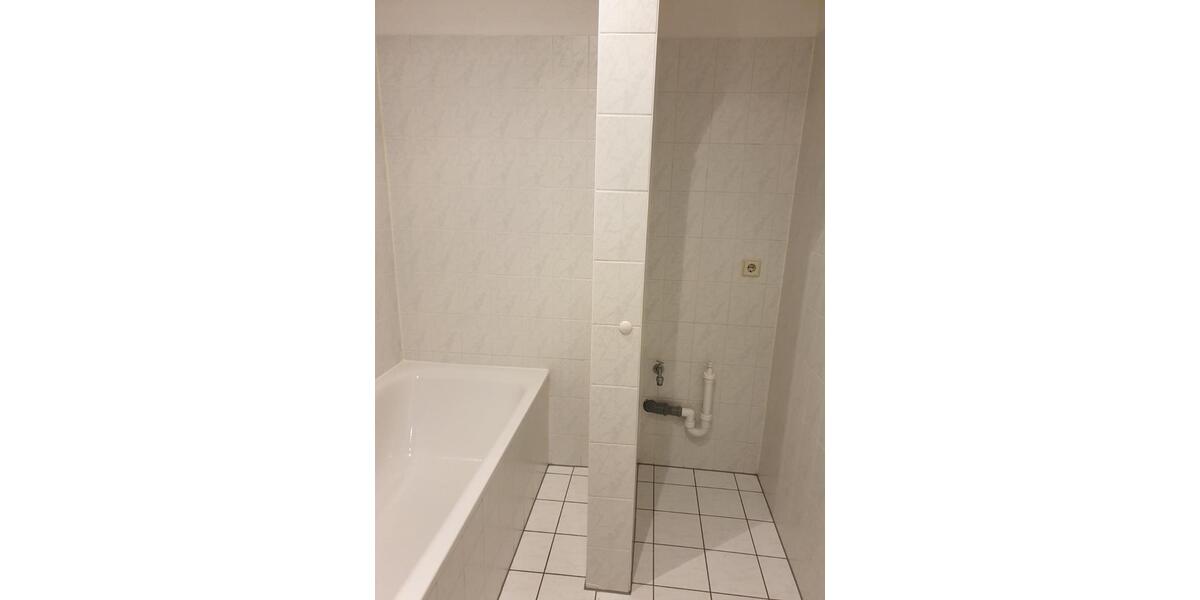 Ruhige frisch renovierte 3 Zimmer Wohnung mit eigenem Garten 3 zimmer