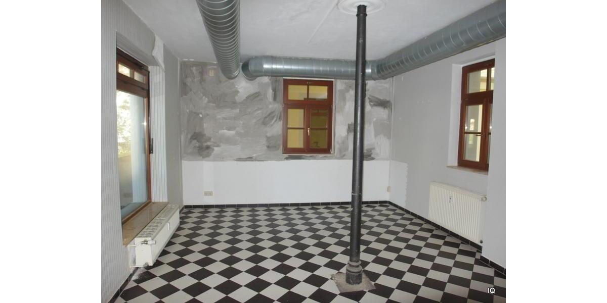 Preiswerte Gewerbe- oder Freizeit-Räume über zwei Etagen in der 