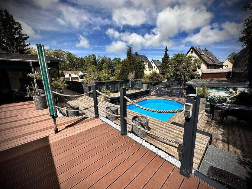 Haus zum Kaufen in Brand-Erbisdorf 550.000 € 300 m²