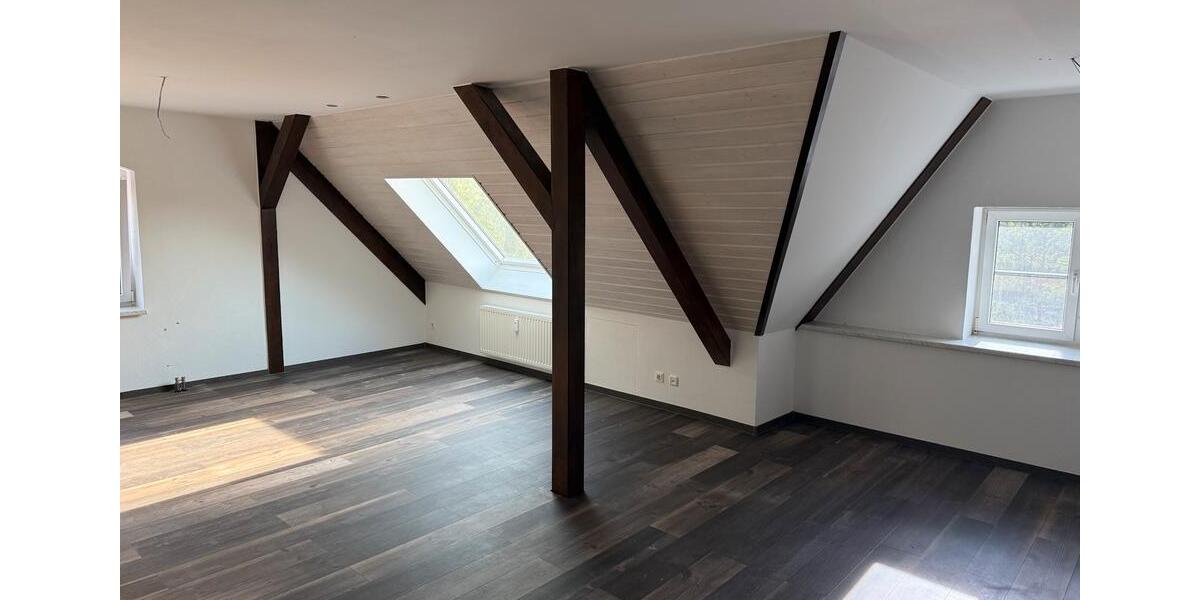 Dachgeschoßwohnung Königsbrück - 3 Zimmer, 100 m&sup2;, 680&euro; | Angebot:26445147