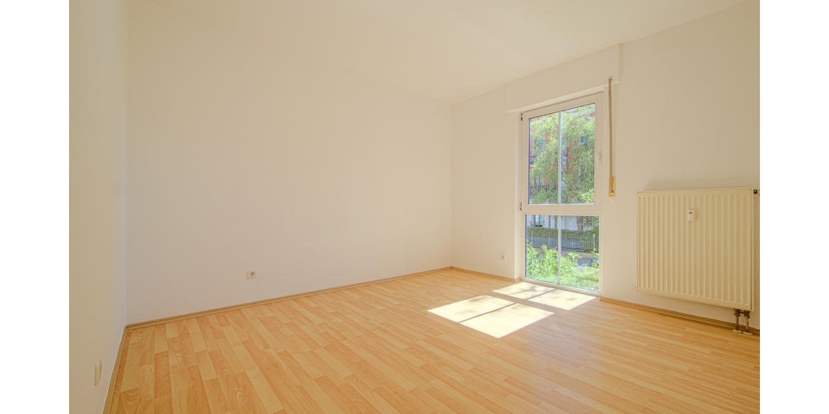 SUPER GRUNDRISS – BALKON – ROLLOS – WANNENBAD – EINBAUKÜCHE – TG-STELLPLATZ - Erdgeschoßwohnung Dresden Leubnitz-Neuostra | Angebot:26827248