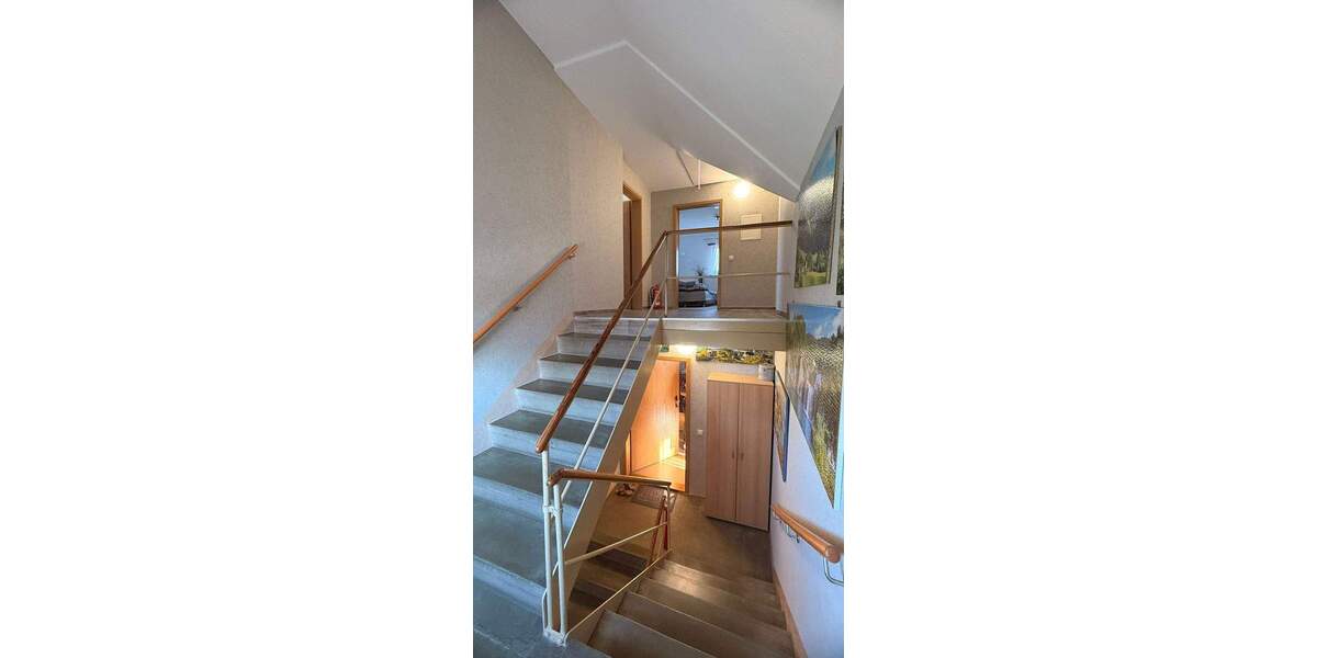 Gepflegtes Zweifamilienhaus mit großem Garten und Pool in Radebeul-Naundorf 7 zimmer