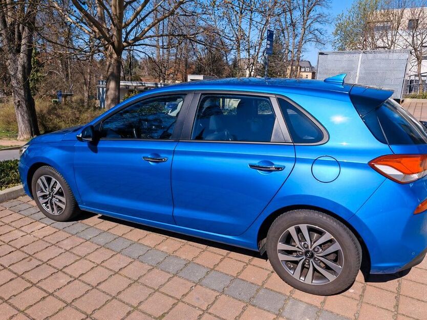 i30