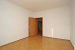 Seidnitz: Balkon + Stellplatz