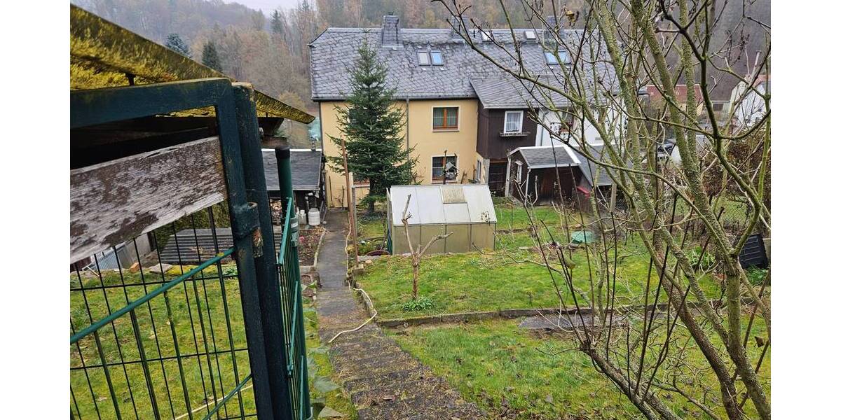 Doppelhaushälfte Dorfhain - 1 Zimmer, 131 m&sup2;, 150.000&euro; | Angebot:25701727