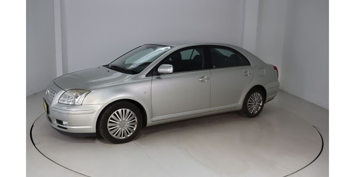 Toyota Avensis 208.682 km 2.600 &euro; Dresden 01237
