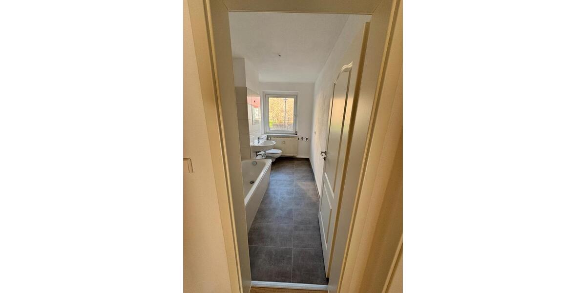 Erdgeschoßwohnung Freital - 3 Zimmer, 62 m&sup2;, 615&euro; | Angebot:26493233