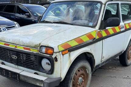 Lada Taiga 30.000 km 1.490 € Heidenau 01809