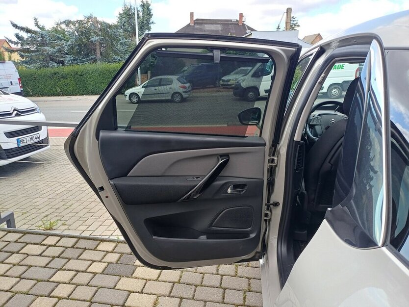 Citroen C4 SpaceTourer 1.2 PureTech Live 54.000 km 16.995 € Meißen 01662