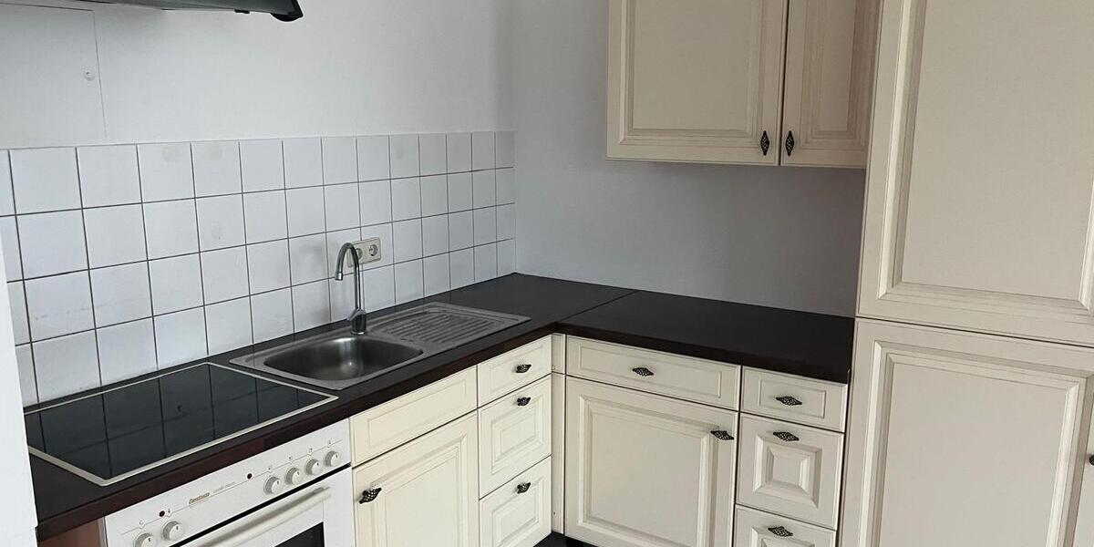 Coswig: Bad mit Wanne und Dusche und offene Küche mit EBK - Etagenwohnung Coswig Coswig | Angebot:27312827