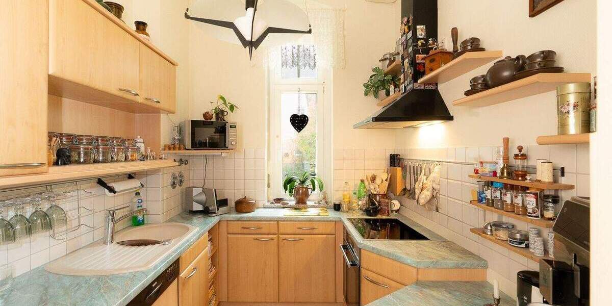 Rarität im Klotzscher Villenviertel mit sonnigem Balkon und gepflegtem Grundstück. Traumlage! 3 zimmer