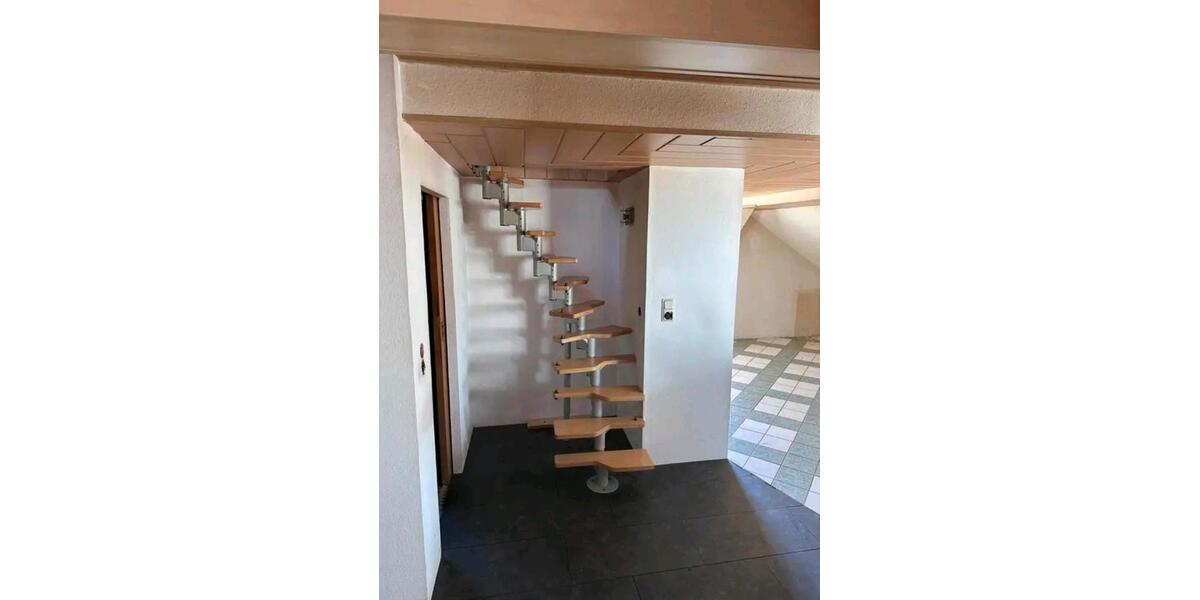 Einfamilienhaus Dorfhain - 8 Zimmer, 180 m&sup2;, 128.000&euro; | Angebot:27445521