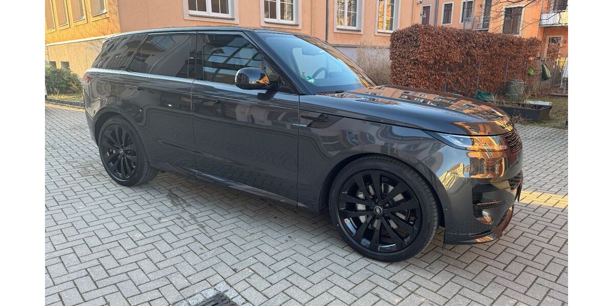 Land Rover Range Rover Sport 9.900 km 127.890 € Dresden 01159