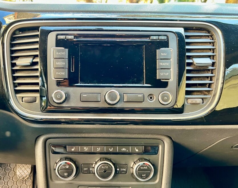 VW Beetle Cabriolet 138.000 km 13.900 € Dresden 01067