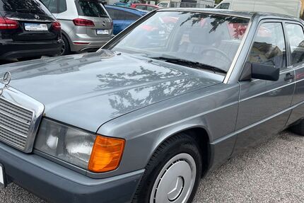 Mercedes-Benz 190 385.042 km 3.999 &euro; Radebeul 01445