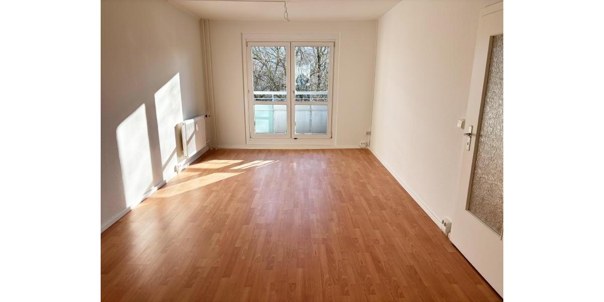 Etagenwohnung Dresden Prohlis - 4 Zimmer, 77 m&sup2;, 875&euro; | Angebot:25377474