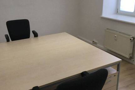 Ruhig und professional ausgestattetes Büro oder Arbeitsplatz zentral gegenüber Alte Mälzerei zimmer