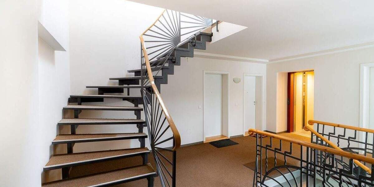 Charmante, helle 3-Raum-ETW im DG mit Lift im Haus in lebendiger Lage nahe der TU Dresden ! 3 zimmer