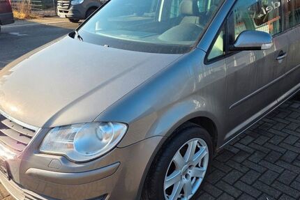 VW Touran 327.735 km 2.490 &euro; Meißen 01662