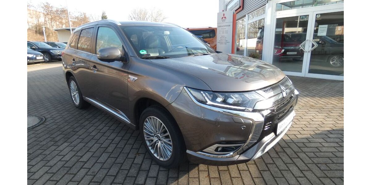 Mitsubishi Outlander 35.331 km 23.490 &euro; Radebeul 01445