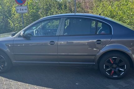 Skoda Superb 208.647 km 1.200 &euro; Dresden 01307