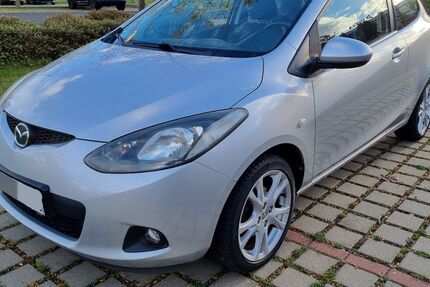 Mazda 2 91.000 km 4.500 &euro; Dresden 01239