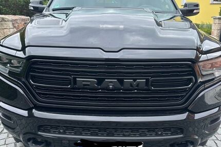 Dodge RAM 70.000 km 68.000 € Diera-Zehren 01665