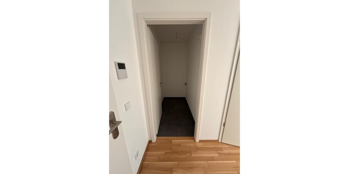Etagenwohnung Dresden Neustadt - 3 Zimmer, 92 m&sup2;, 1.474&euro; | Angebot:25186404