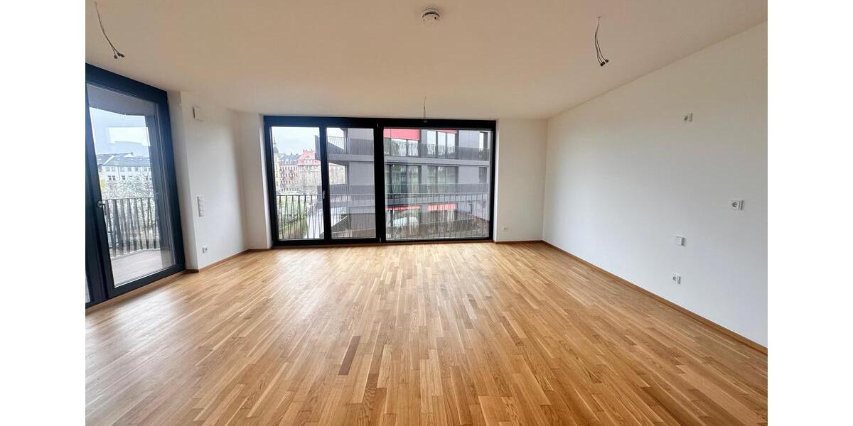 Etagenwohnung Dresden Neustadt - 3 Zimmer, 93 m&sup2;, 1.482&euro; | Angebot:26645184