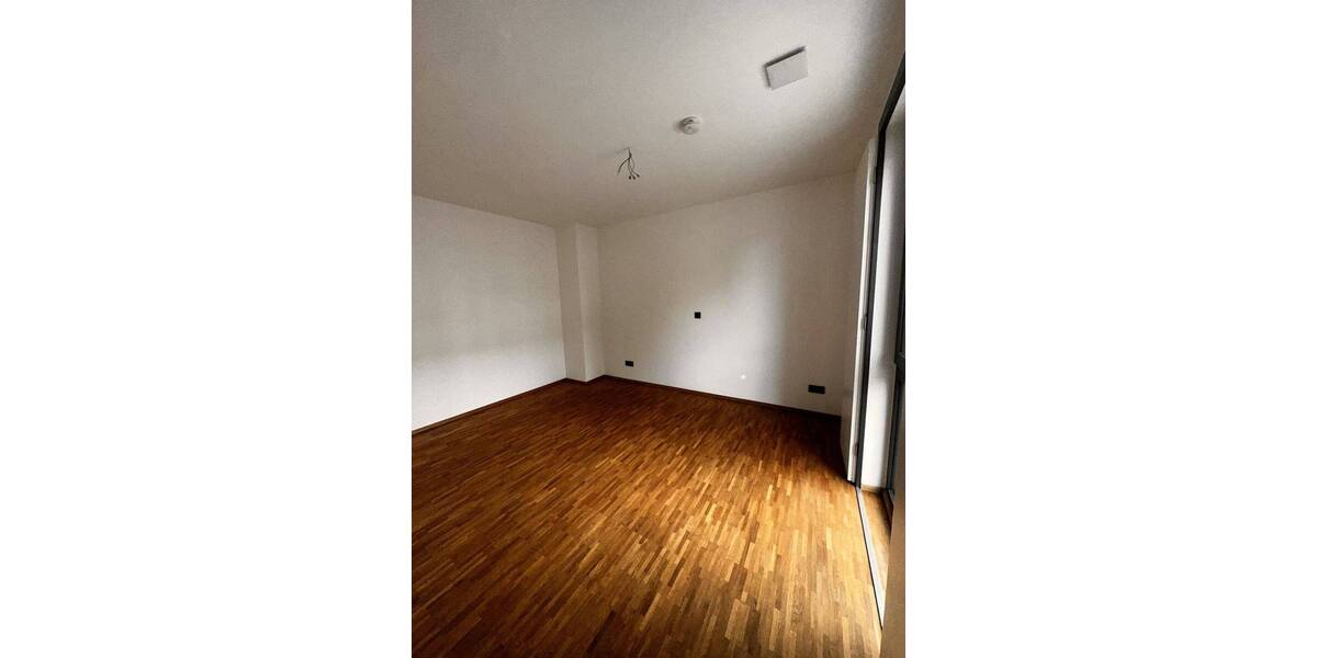 Etagenwohnung Dresden Äußere Neustadt - 2 Zimmer, 60 m&sup2;, 930&euro; | Angebot:26797375