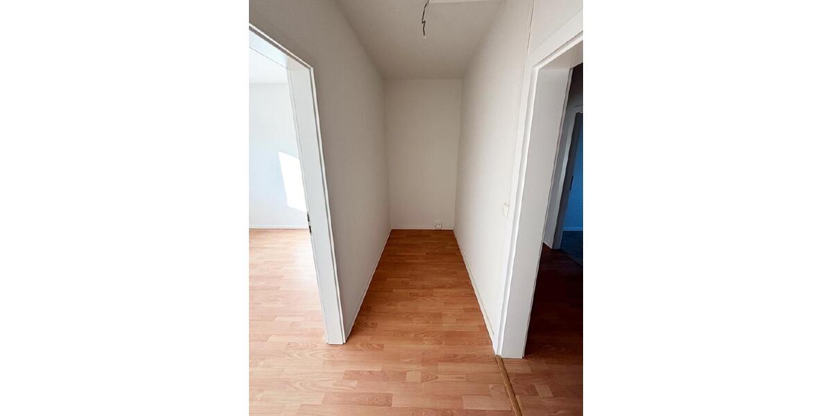 Etagenwohnung Dresden Prohlis - 4 Zimmer, 77 m&sup2;, 875&euro; | Angebot:25377474