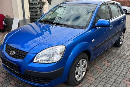 Kia Rio 140.000 km 4.444 &euro; Dresden 01139