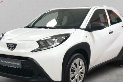 Toyota Aygo (X) 38.118 km 12.999 &euro; Pirna 01796