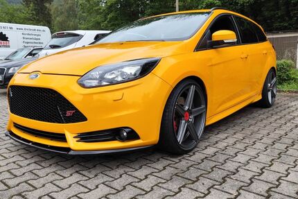 Ford Focus 100.000 km 13.999 &euro; Freital 01705