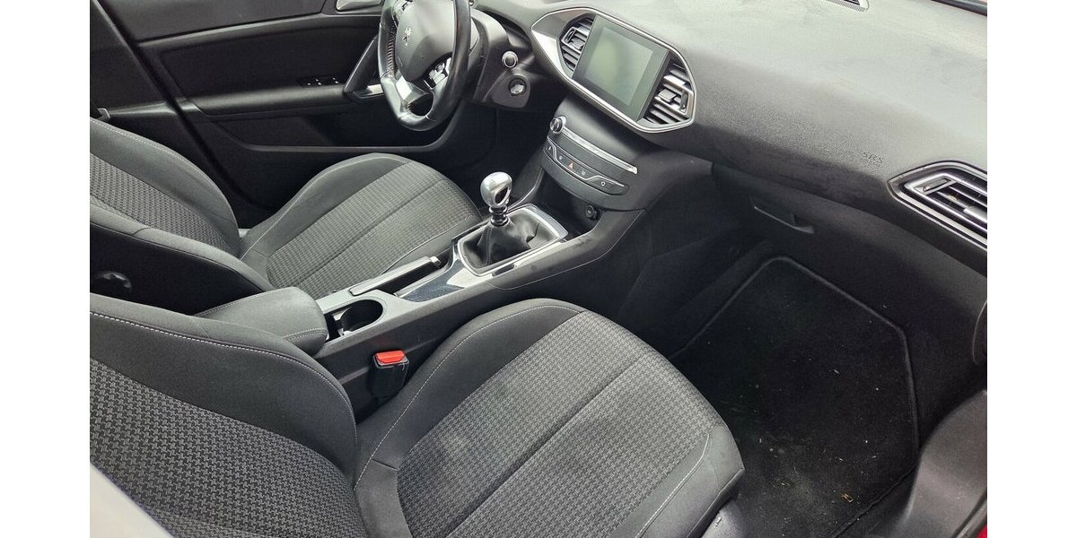 Peugeot 308 II 1.2 Pure Tech 130 97.597 km 3.650 &euro; Wilsdruff 01723