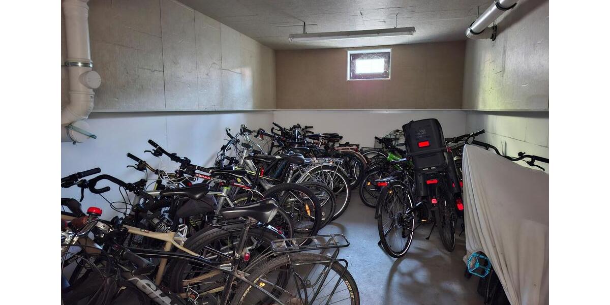 Etagenwohnung Dresden Plauen - 4 Zimmer, 165 m&sup2;, 2.235&euro; | Angebot:25054412