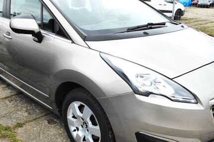 Peugeot 5008 50.757 km 11.990 &euro; Dresden 01237
