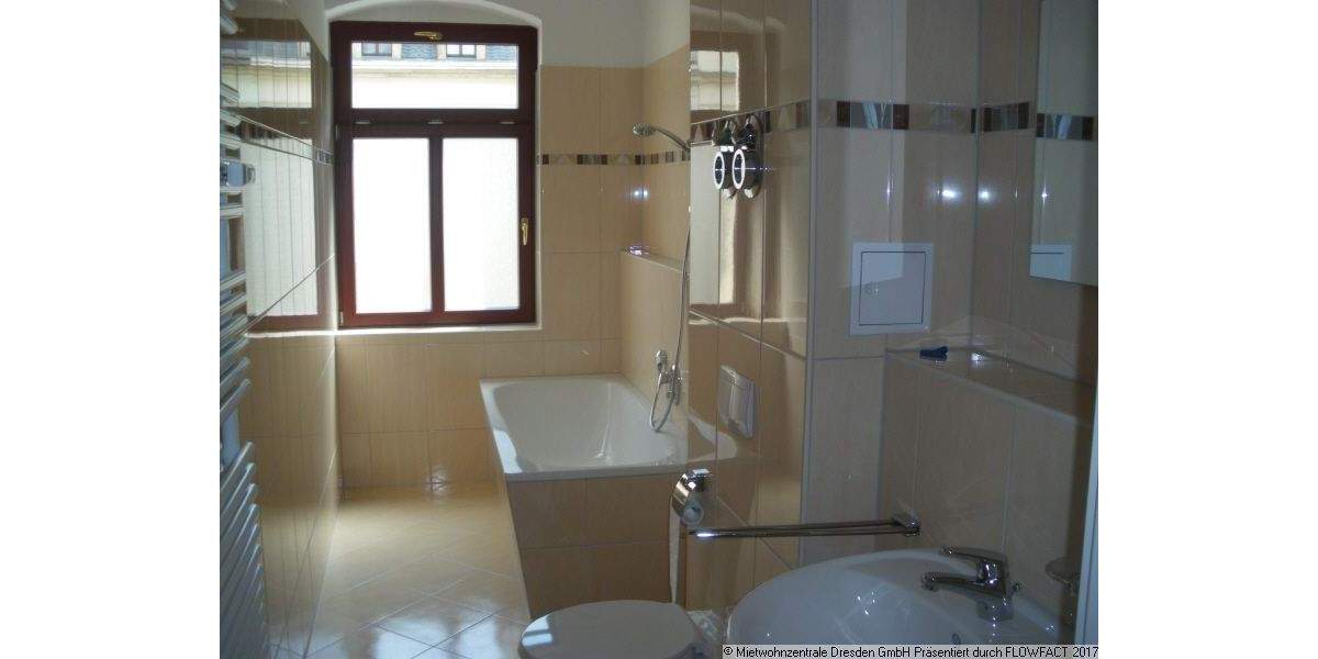 Balkonwohnung mit großem Tageslicht-Wannenbad in Pieschen! 2 zimmer