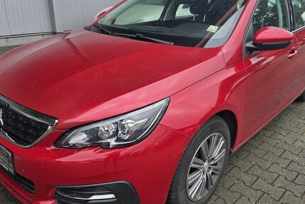 Peugeot 308 II 1.2 Pure Tech 130 97.597 km 3.650 &euro; Wilsdruff 01723