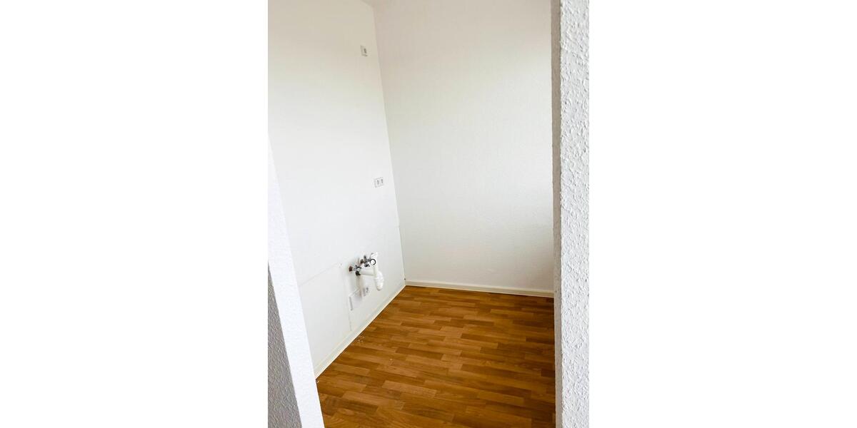 3-Raum-Wohnung in Dresden-Leubnitz mit Loggia – Ab sofort! 3 zimmer