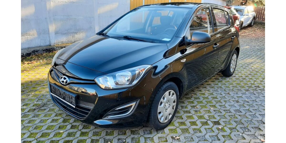 Hyundai i20 118.000 km 3.490 &euro; Dresden 01259