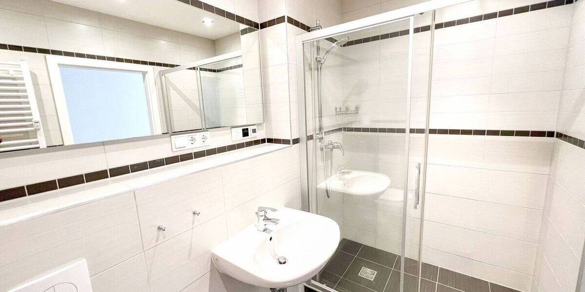 Etagenwohnung Dresden Äußere Neustadt - 2 Zimmer, 95 m&sup2;, 299.000&euro; | Angebot:24037350