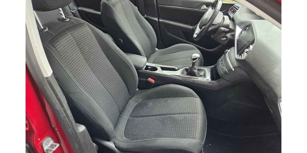Peugeot 308 II 1.2 Pure Tech 130 97.597 km 3.650 &euro; Wilsdruff 01723